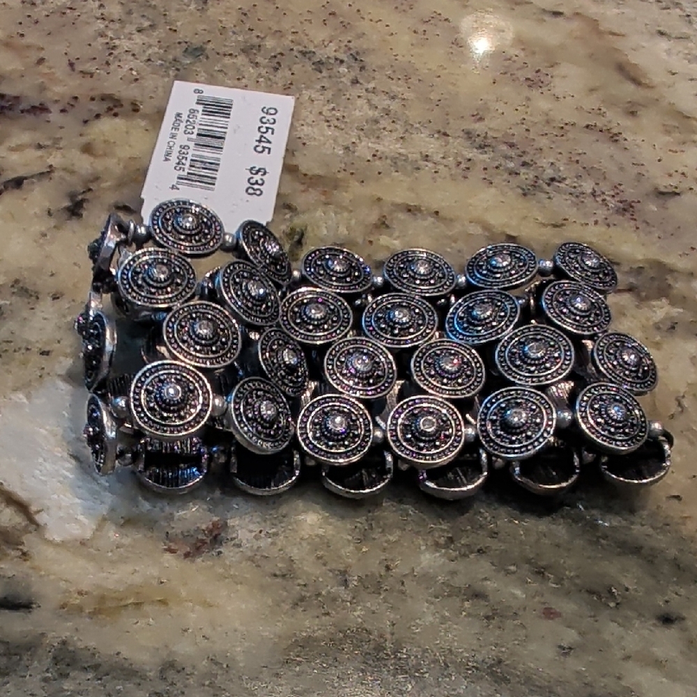ViVI Silver Bracelet with Intricate Design
